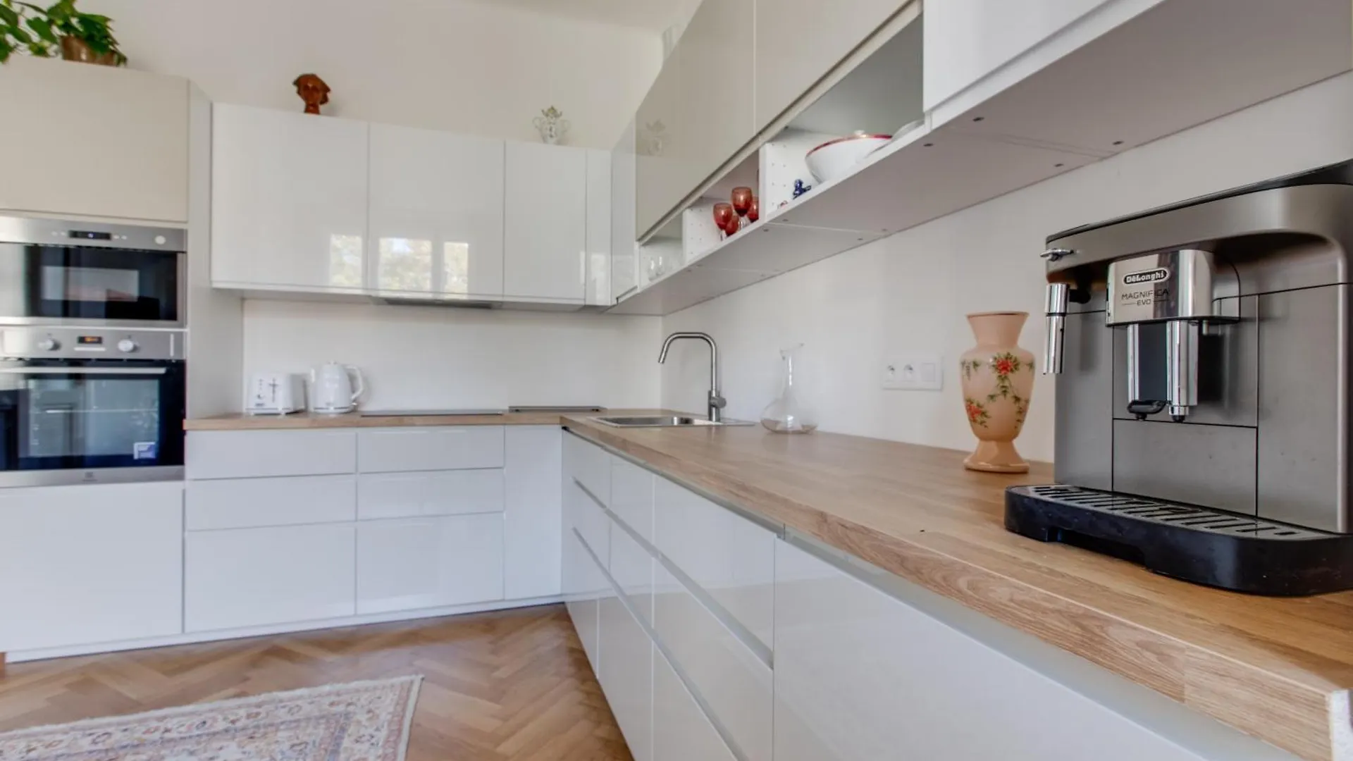 Prague Heart Of Old Town Comfy Home 2Bdr 2Bath 0*,  Czech Republic