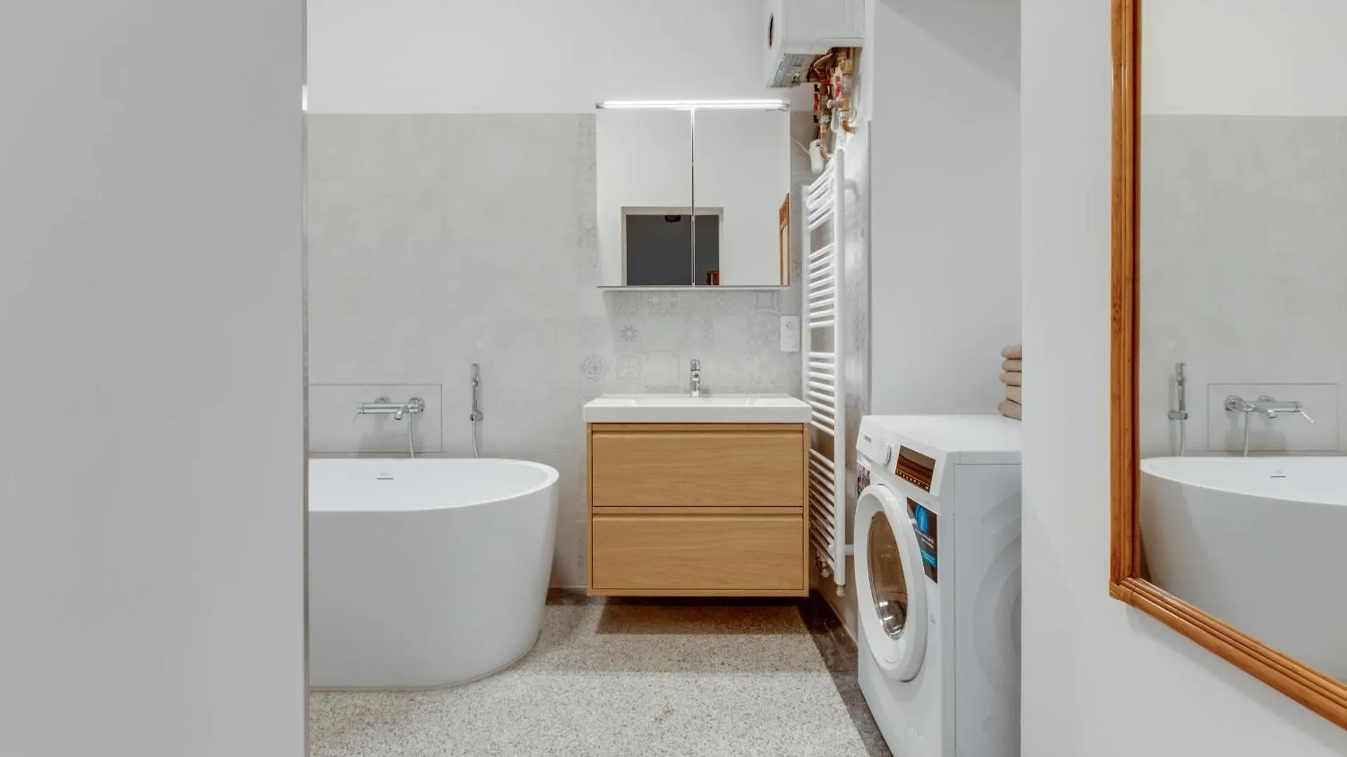 Prague Heart Of Old Town Comfy Home 2Bdr 2Bath