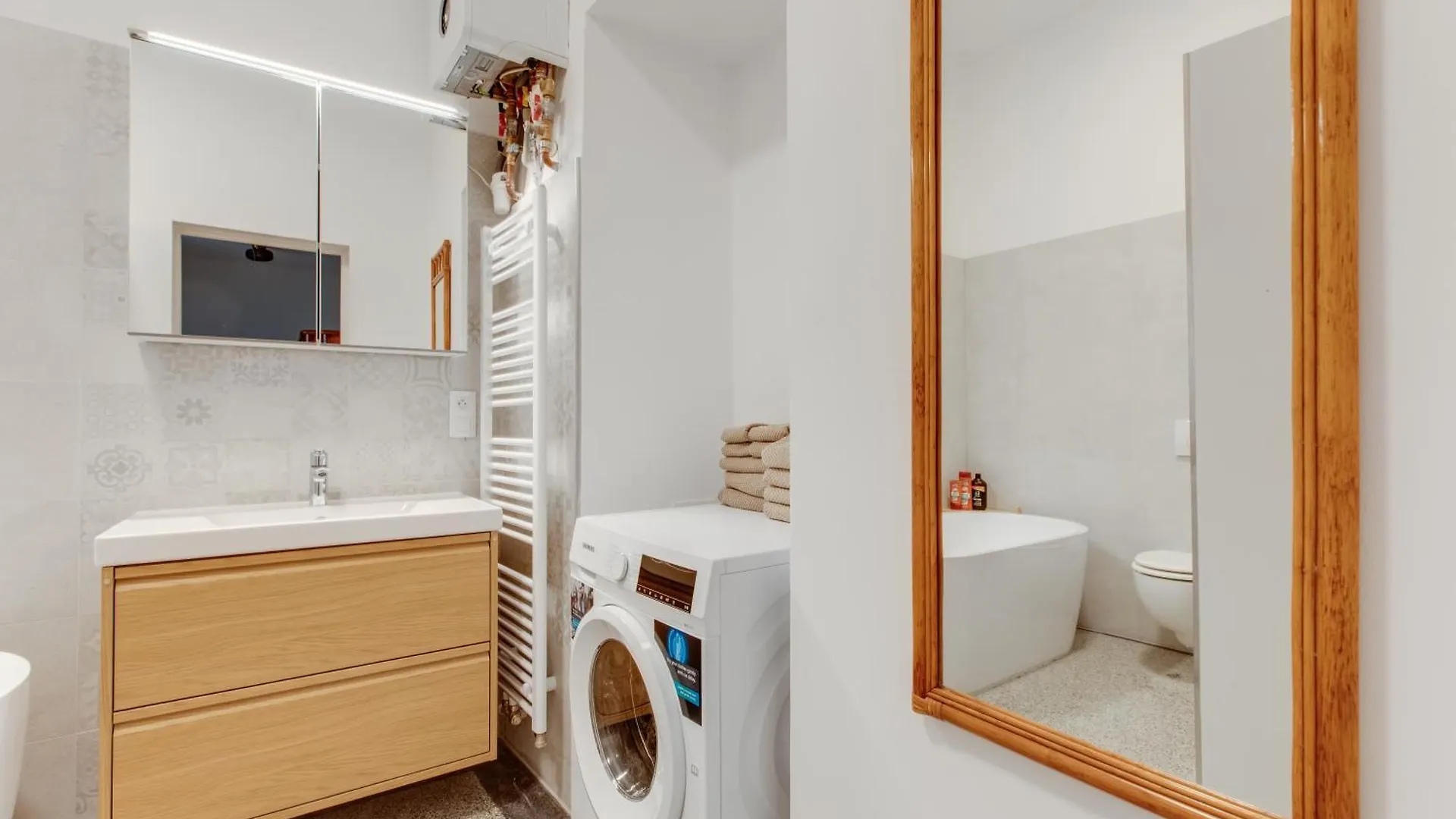Prague Heart Of Old Town Comfy Home 2Bdr 2Bath 0*,  Czech Republic
