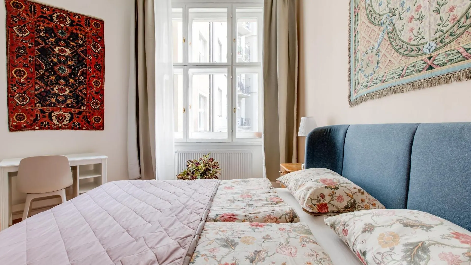Prague Heart Of Old Town Comfy Home 2Bdr 2Bath 0*,