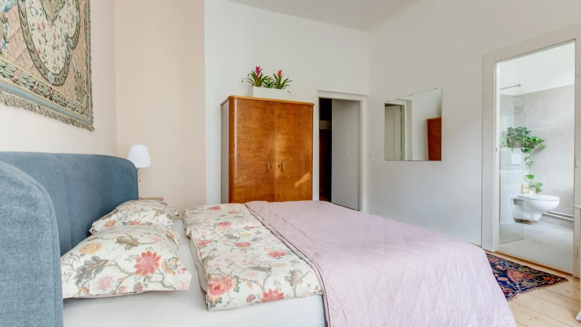 Prague Heart Of Old Town Comfy Home 2Bdr 2Bath