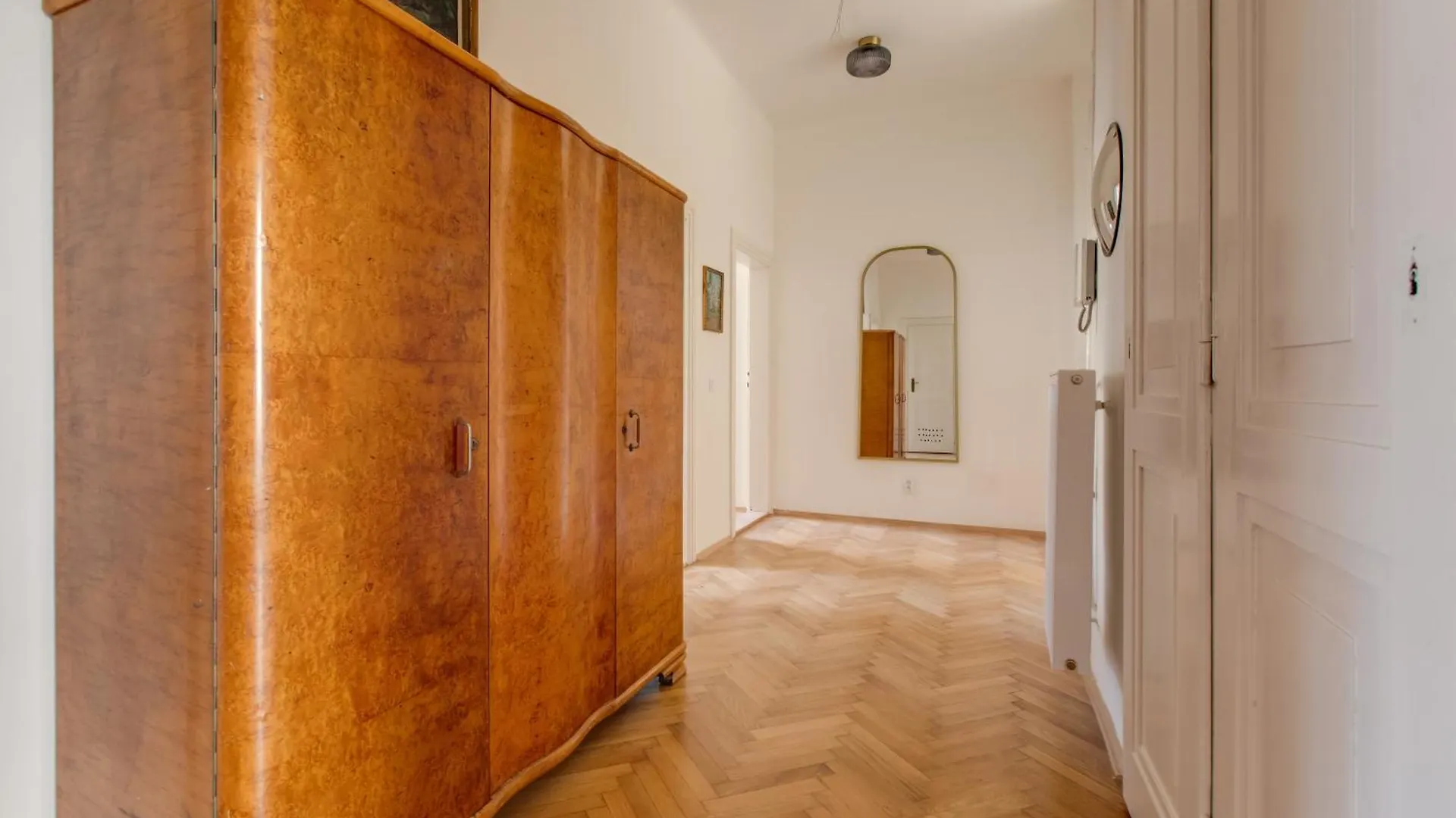 Prague Heart Of Old Town Comfy Home 2Bdr 2Bath 0*,